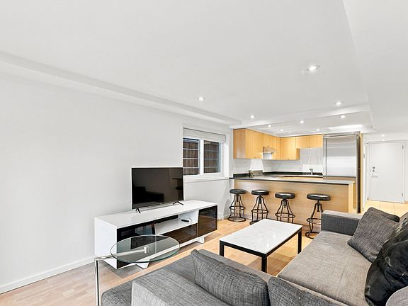 5th image of 3262 W 1st Ave #B