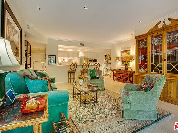 5th image of 4401 Moorpark Way APT 202