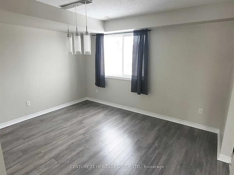 53 Ferndale Dr S #4 — Photo 10