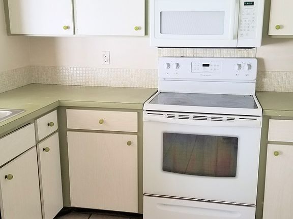 4th image of 2121 Couver Dr