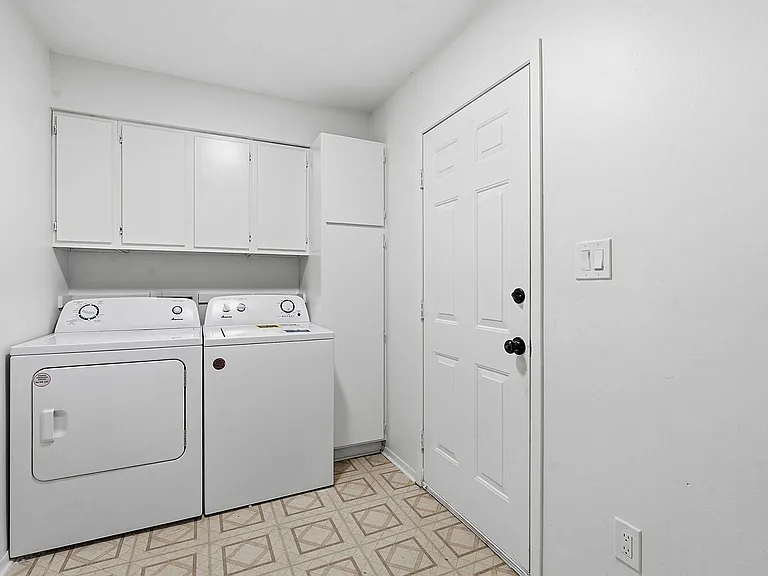2106 Lamplight Village Cir #A — Photo 21