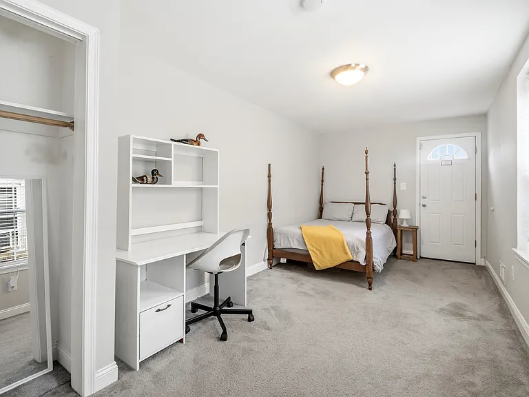 2040 Orleans St — Photo 7