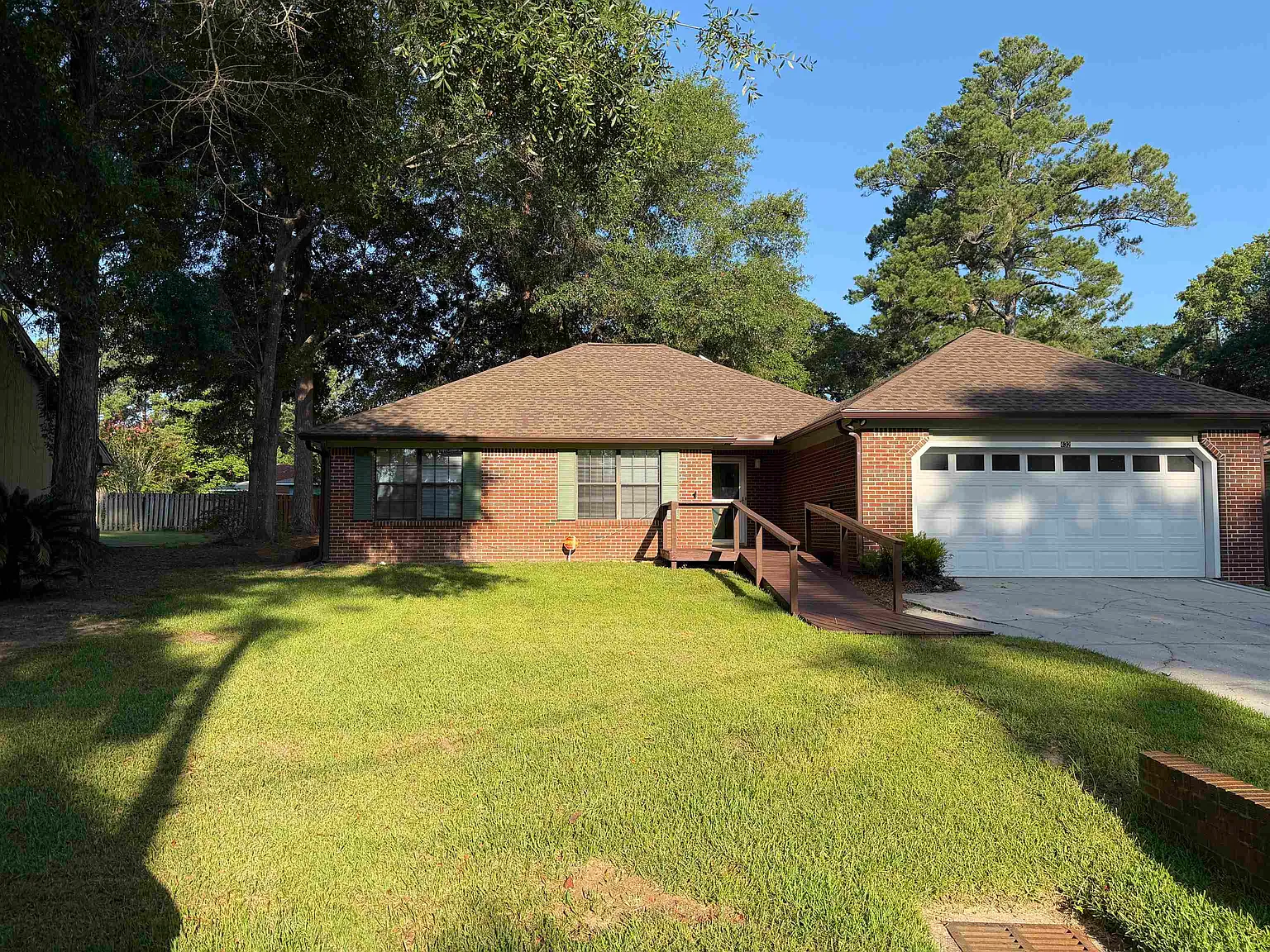 3 bed, 1453 sqft, $2,100 — Photo 1