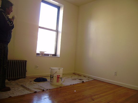 4th image of 426 E 115th St APT 4A