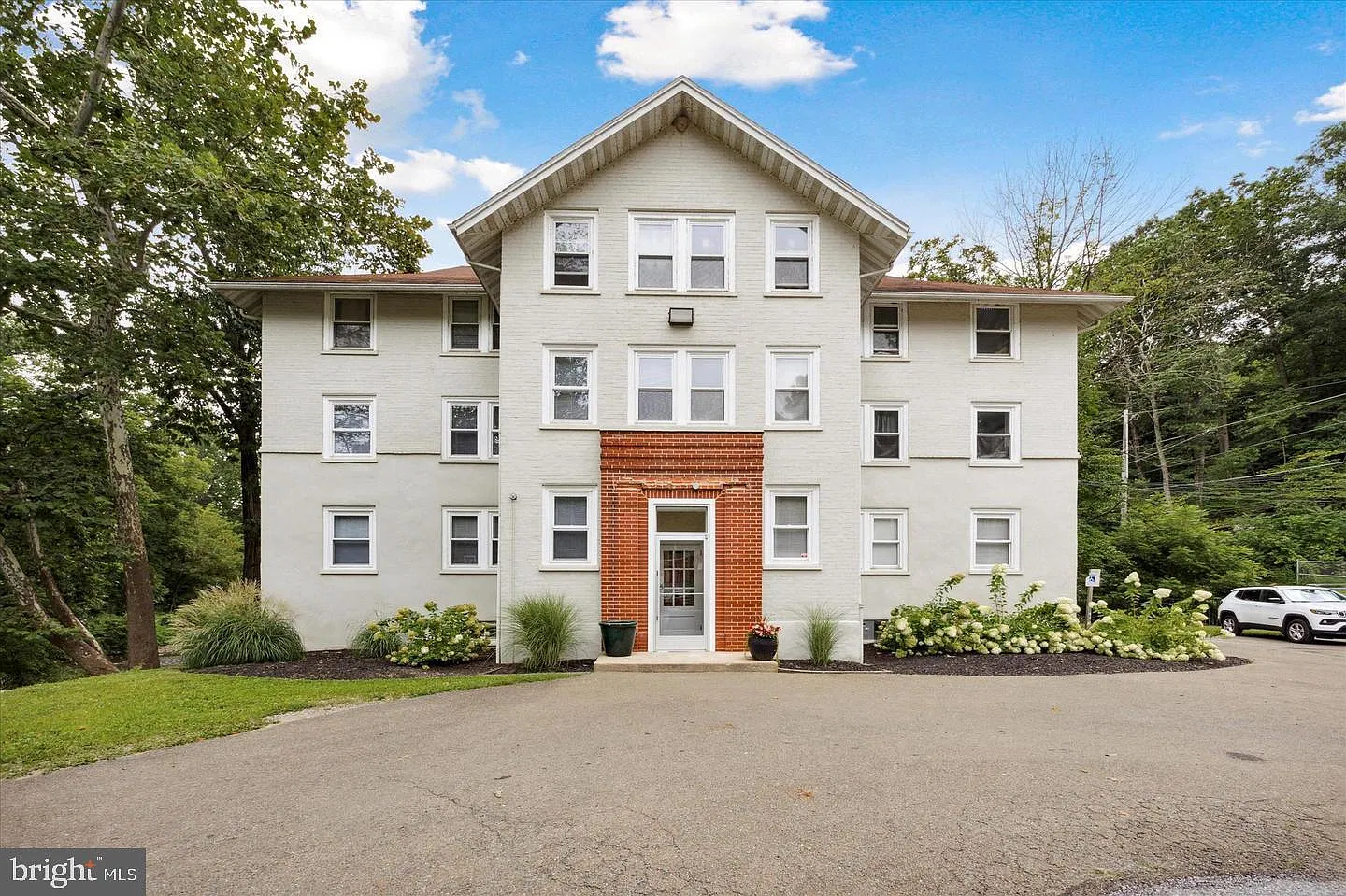 2 bed, 1200 sqft, $1,795 — Photo 1