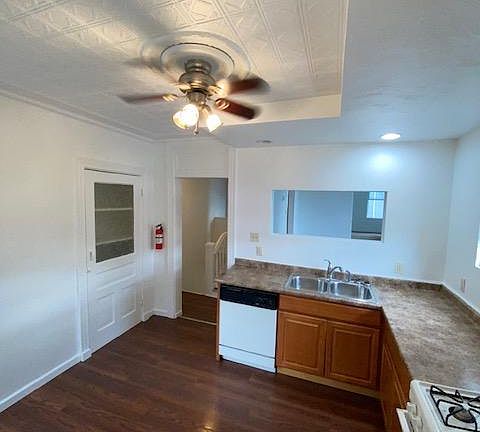 3rd image of 3805 Howley St #2