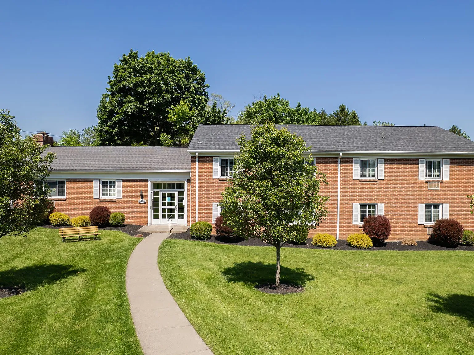 Pittsford Village Estates — Photo 1