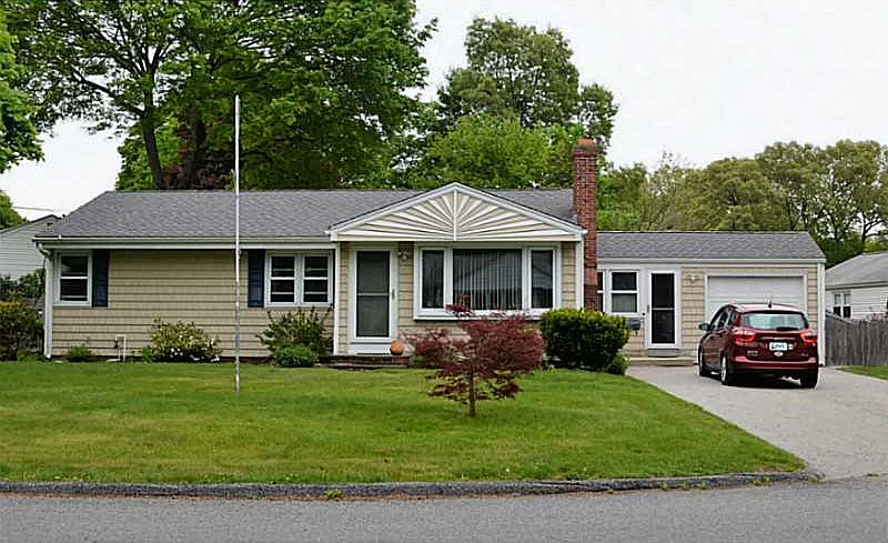 1st image of 74 Fir Glade Dr