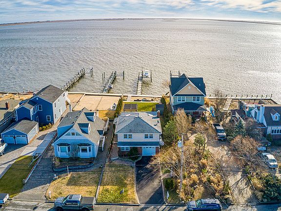 4th image of 73 E Beach Promenade
