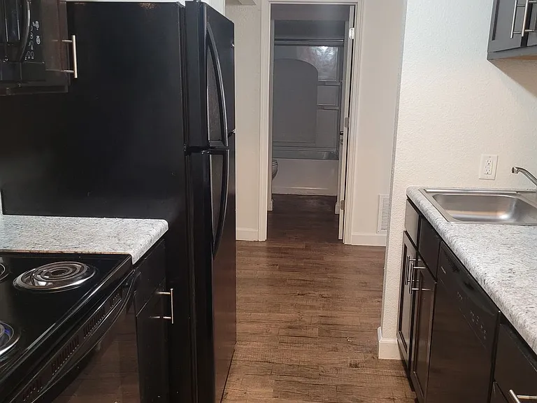 Green Door Apartments — Photo 22