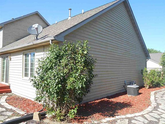 5th image of 105 Oak Park Dr