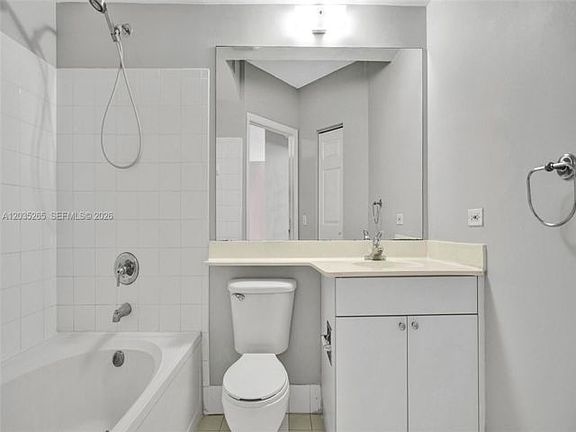 5th image of 17150 N Bay Rd APT 2802