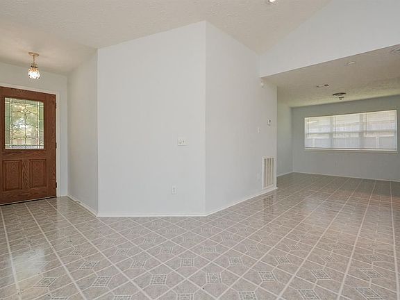 3rd image of 15702 Timber Rock Dr