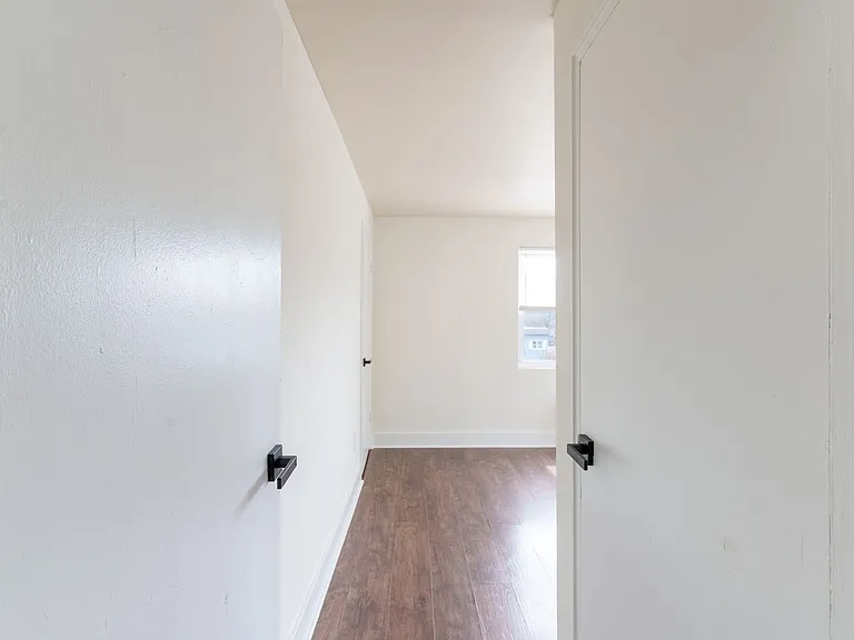 Moorestown Oaks — Photo 13