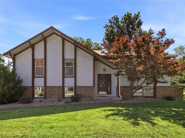 1424 Woodlawn Dr, Warrensburg, MO 64093