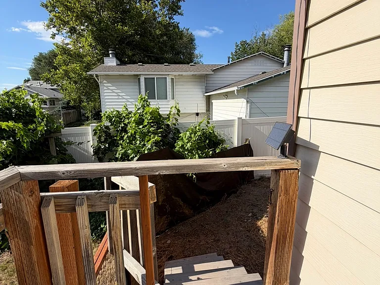 Entrance to the side dog run
