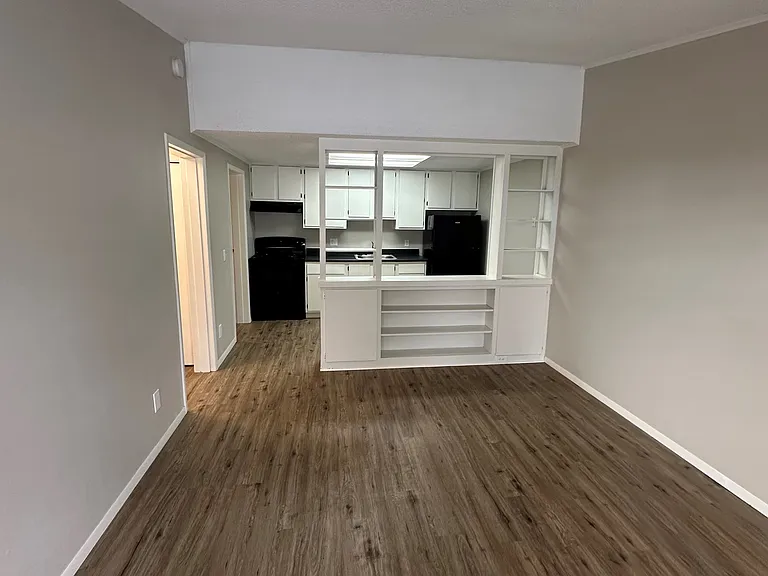 Newberry Apartments — Photo 6