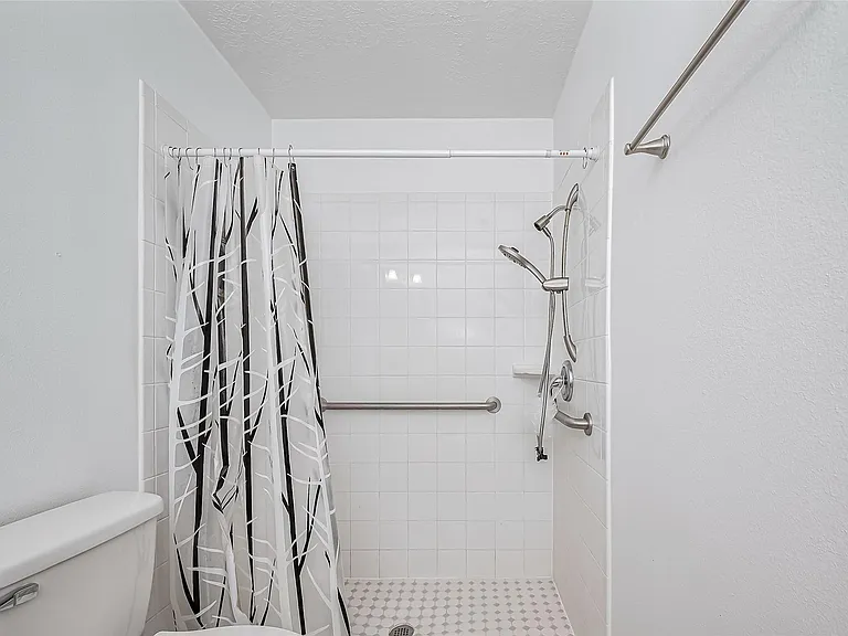 17046 Applecross Ln — Photo 13