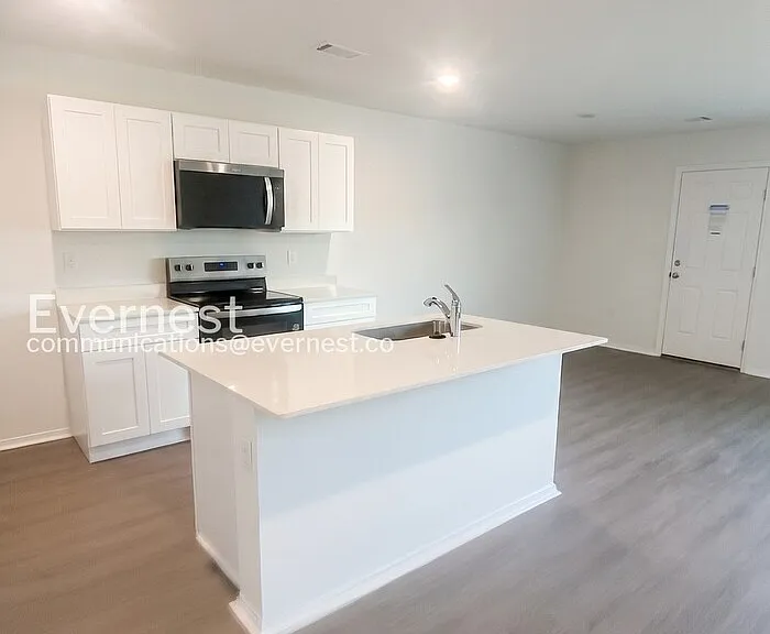 101 E Fredonia Ct — Photo 2