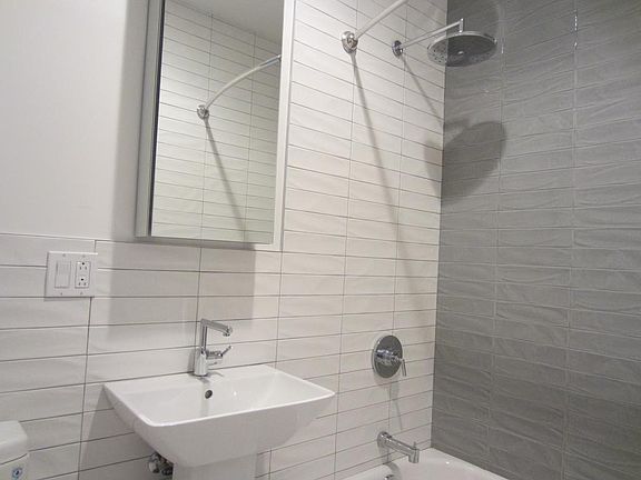 2nd image of 457 15th St APT 1B