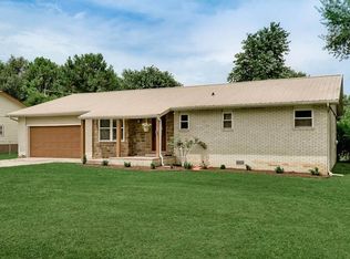 215 NW K St, Bentonville, AR 72712