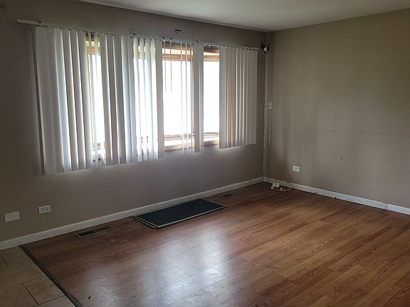 5th image of 1420 Forest Pl
