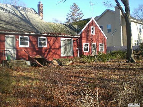 4th image of 234 Peconic Ave