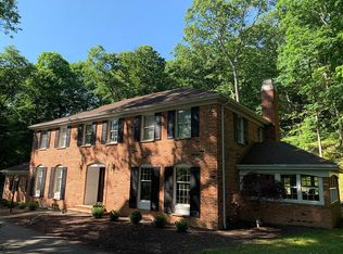 22 Cherry Tree Ln, Kinnelon, NJ 07405