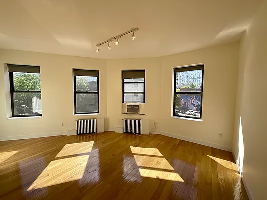 Rented by Compass | media 26