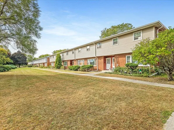 334 Northway Park Rd, Machesney Park, IL 61115