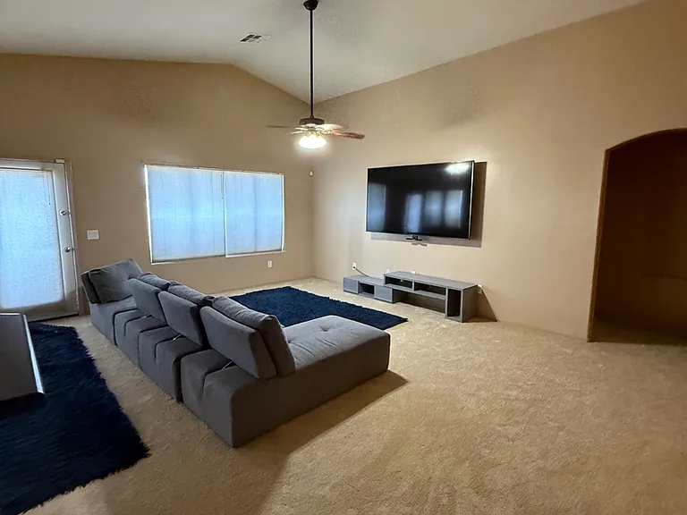 2221 S 112th Ave — Photo 16