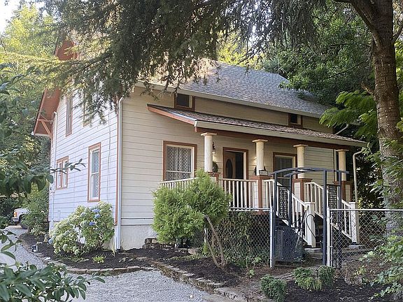 2nd image of 5817 NE 58th St