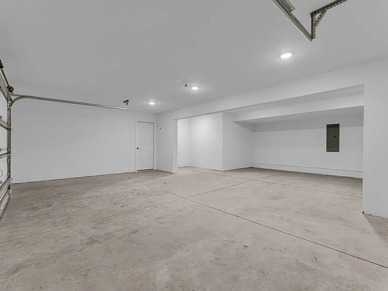 Garage (extended depth)