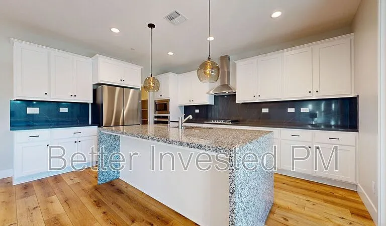 1437 Oak Cir — Photo 52