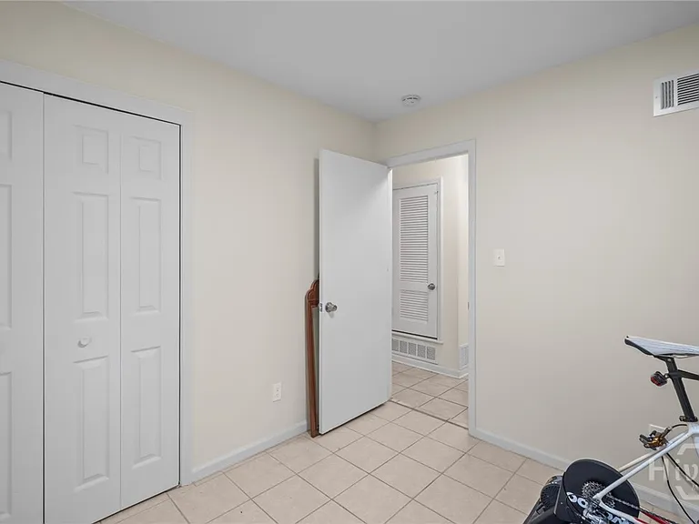 527 Red Oak Dr — Photo 22