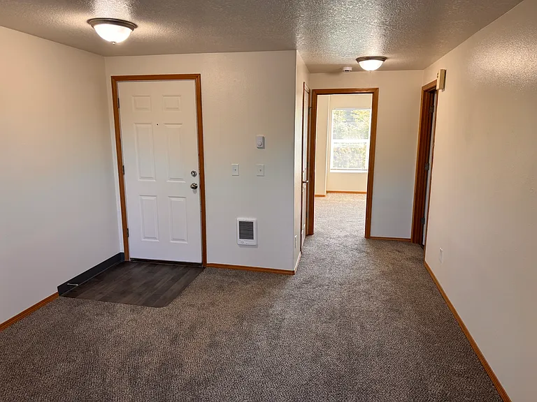 Loganberry Commons — Photo 12