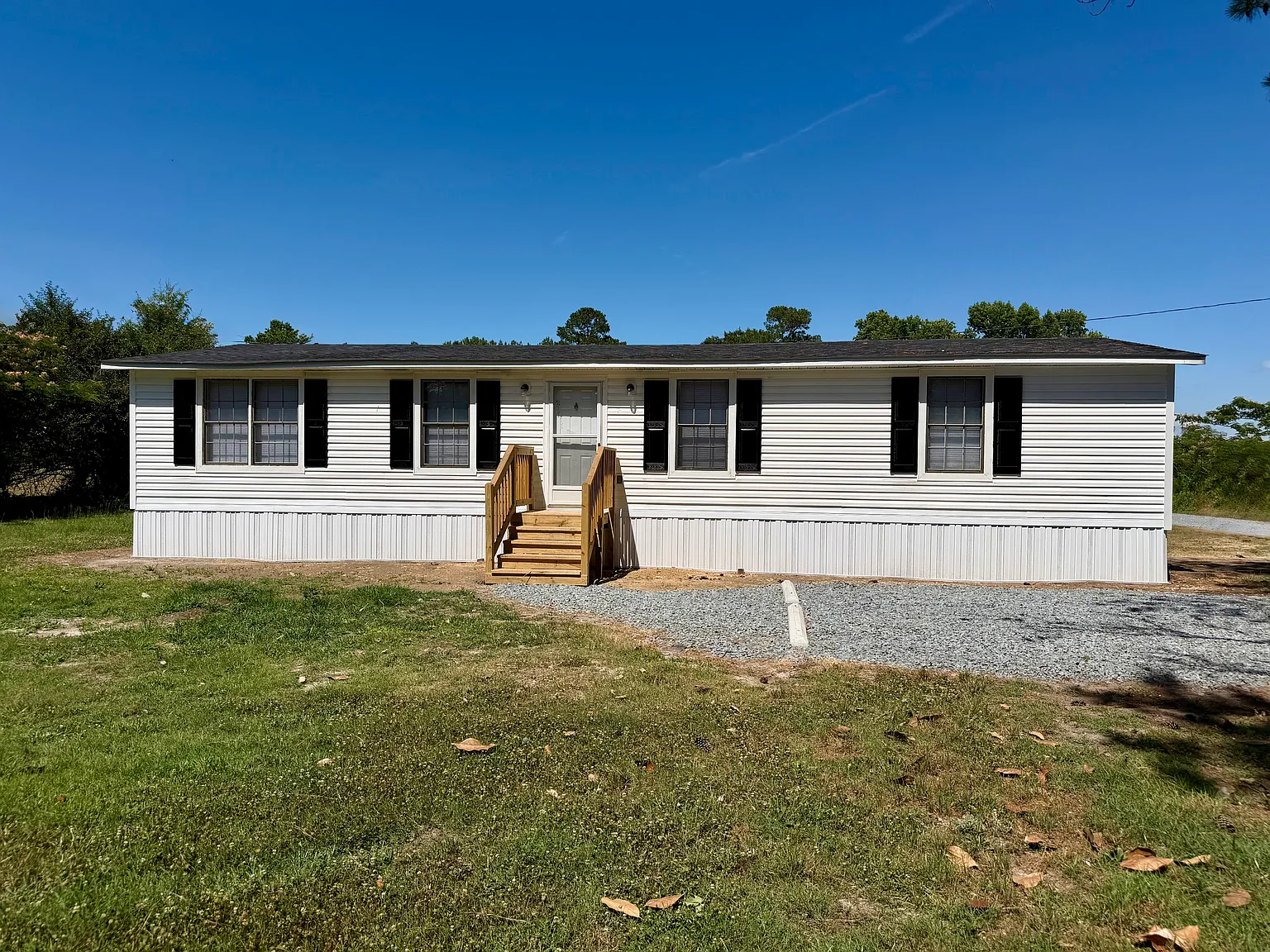 3 bed, 1248 sqft, $1,295 — Photo 1