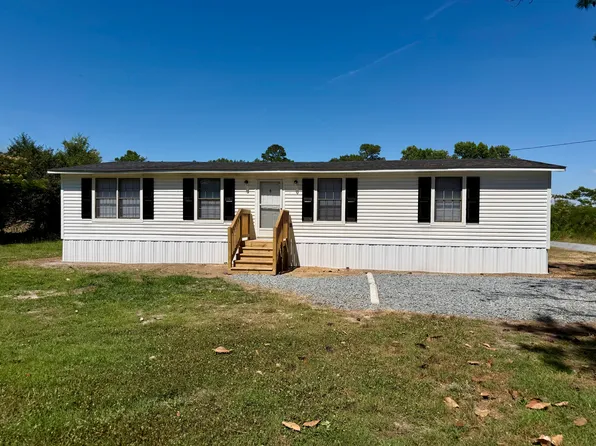 47 Long Leaf Ln, Newton Grove, NC 28366