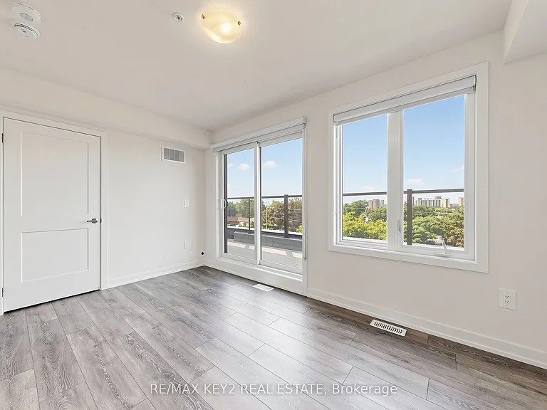 1670 Victoria Park Ave #213 — Photo 25