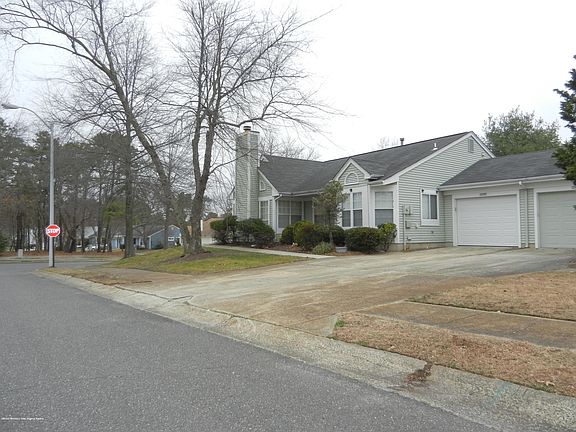 2nd image of 1036 Canterbury Drive #A