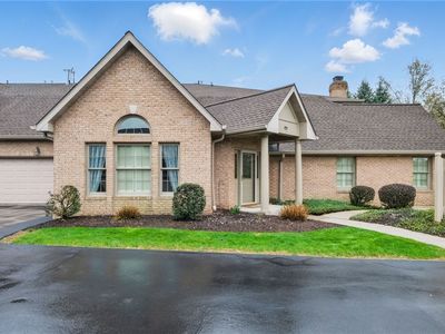 325 Village Green Dr, Canonsburg, PA, 15317