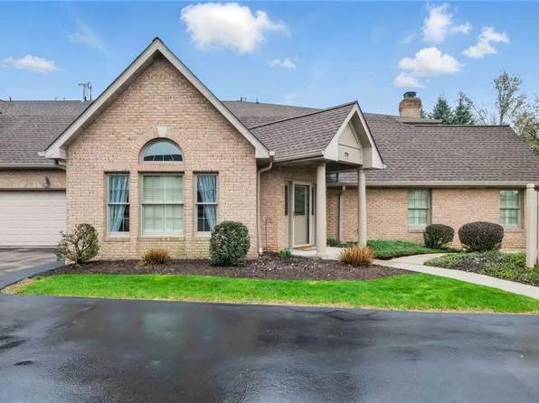 325 Village Green Dr, Canonsburg, PA 15317