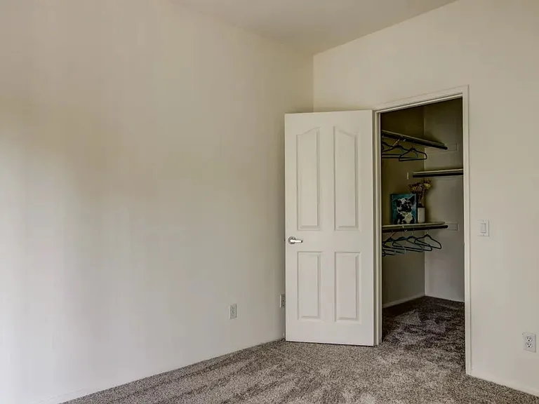 Via Ventura Apartments — Photo 32