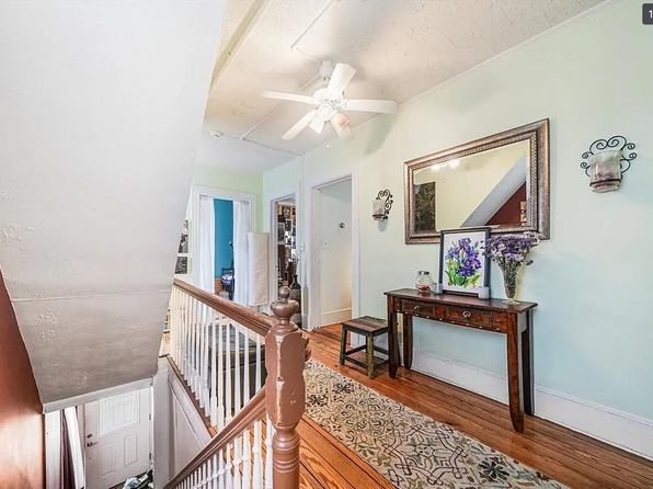78 E Maple Ave #B