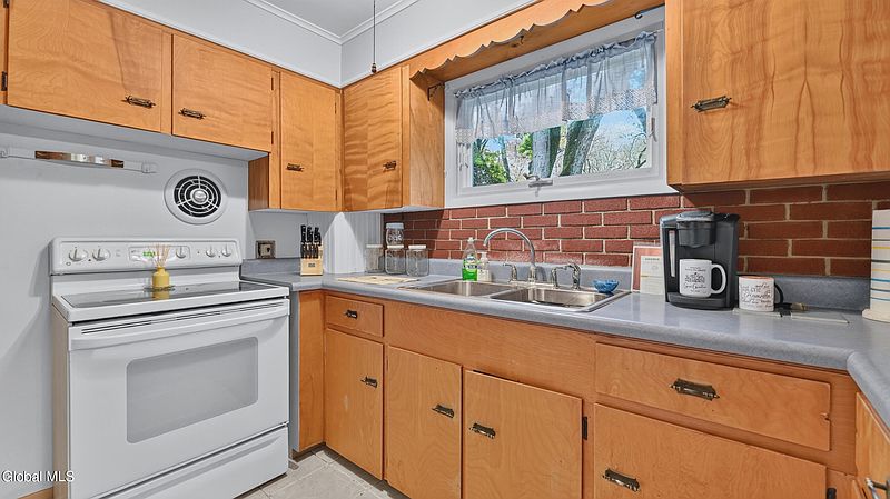 5th image of 114 Knowlton Road