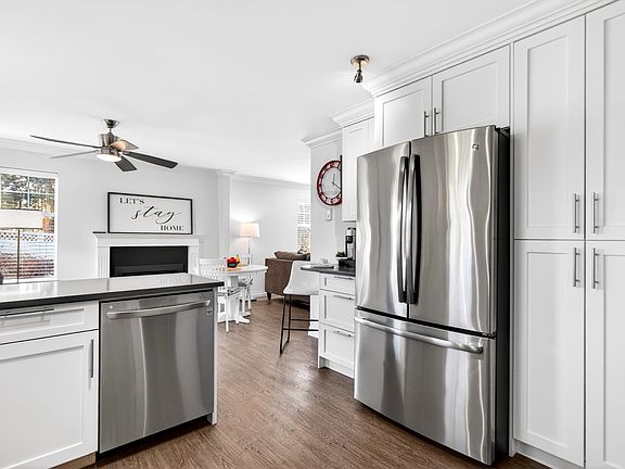 3rd image of 22514 116th Ave #109