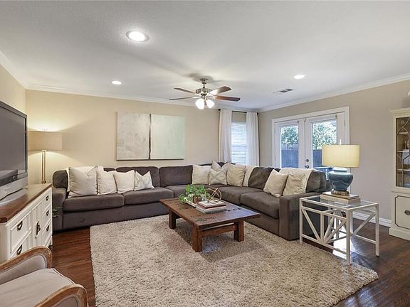 4th image of 8727 Lullwater Dr