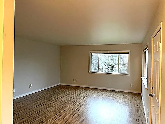 2522 E Pike St — Photo 11