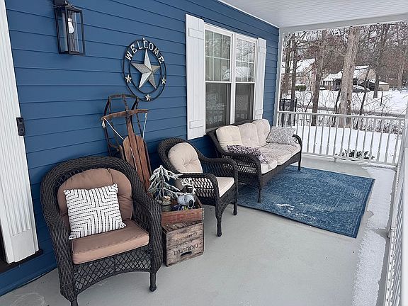 5th image of 782 Windsor Dr