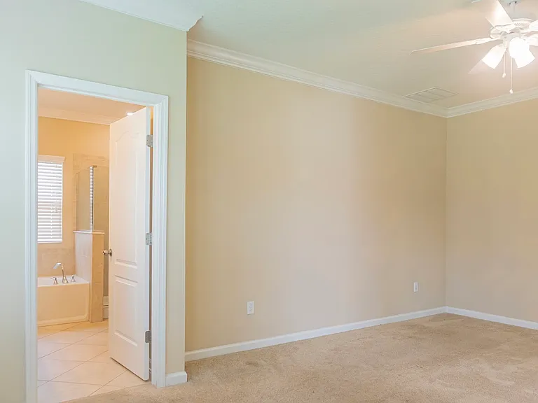 10104 Bedford Lakes Ct — Photo 13
